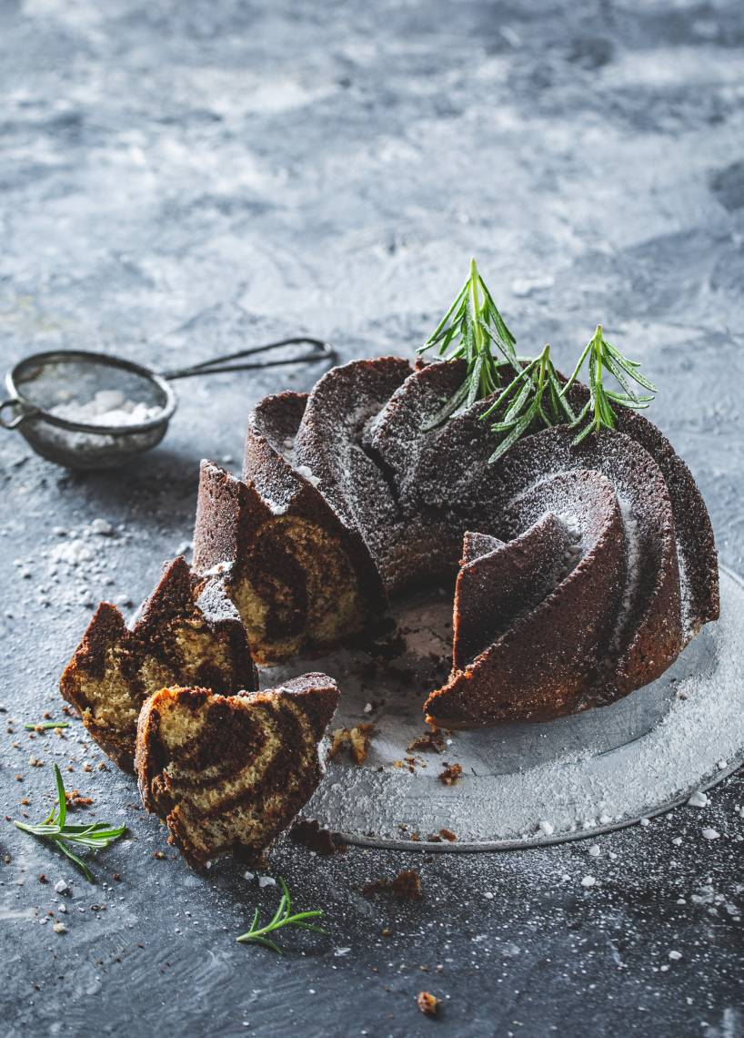 Baileys-Marmorkuchen mit Rosmarin-Wald