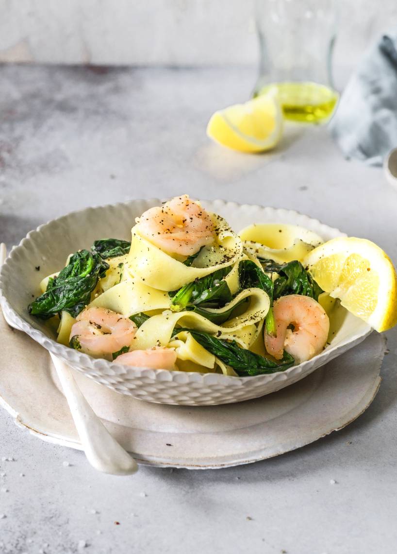 Bandnudeln mit Spinat und Garnelen