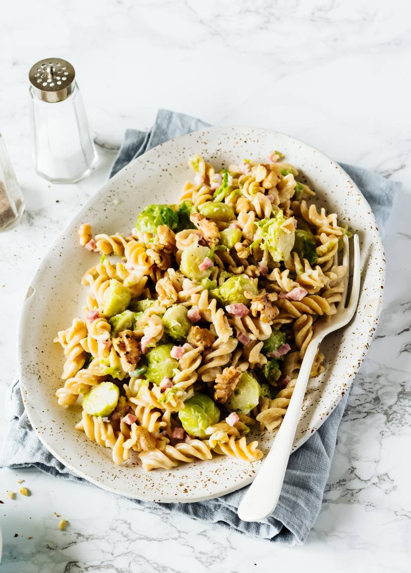 Buchweizennudeln mit Gorgonzolasoße und Rosenkohl