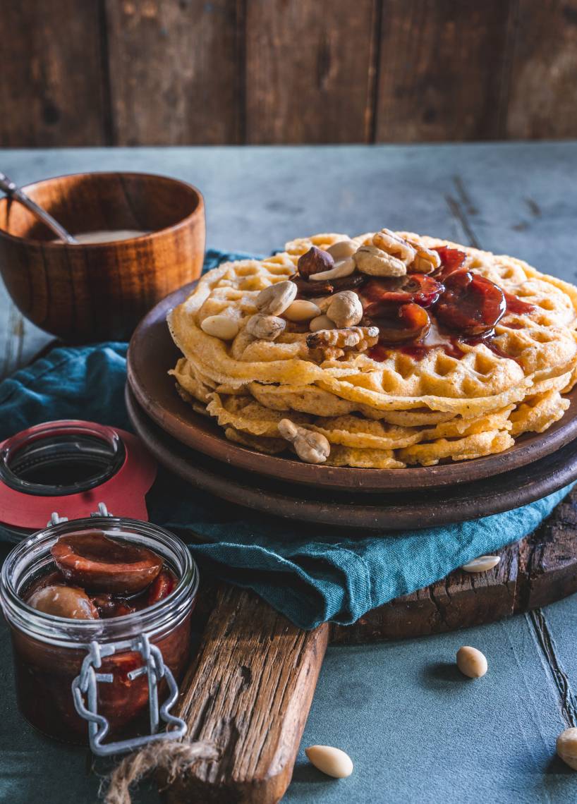 Buttermilchwaffeln mit Pflaumenkompott