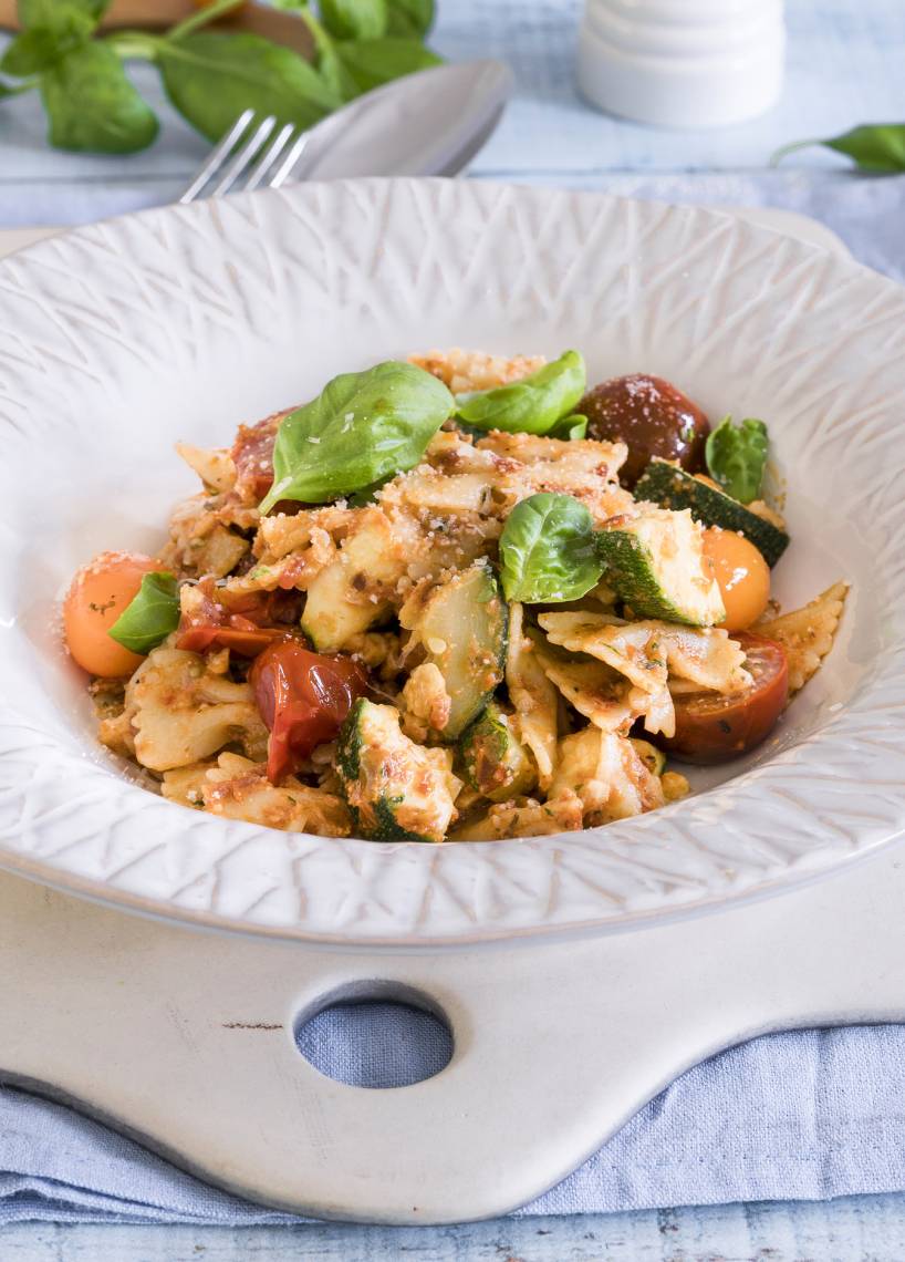 Farfalle mit Tomaten-Cashew-Pesto