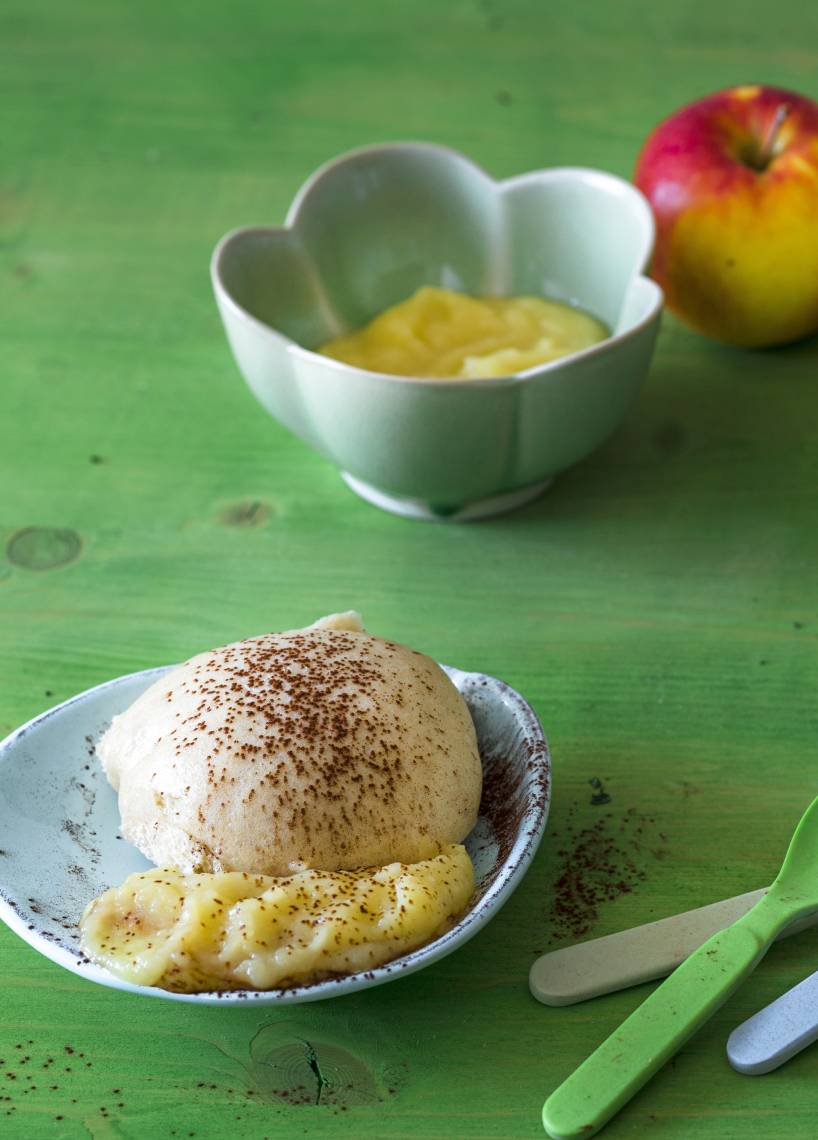 Germknödel mit Apfelmus