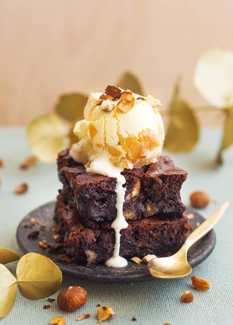 Haselnussbrownies mit Apfel-Zimt-Eis