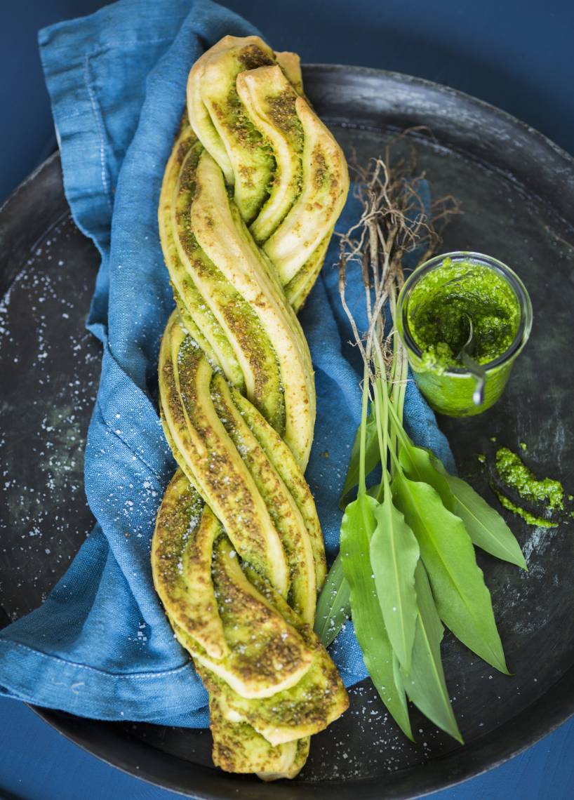 Hefezopf mit Bärlauch