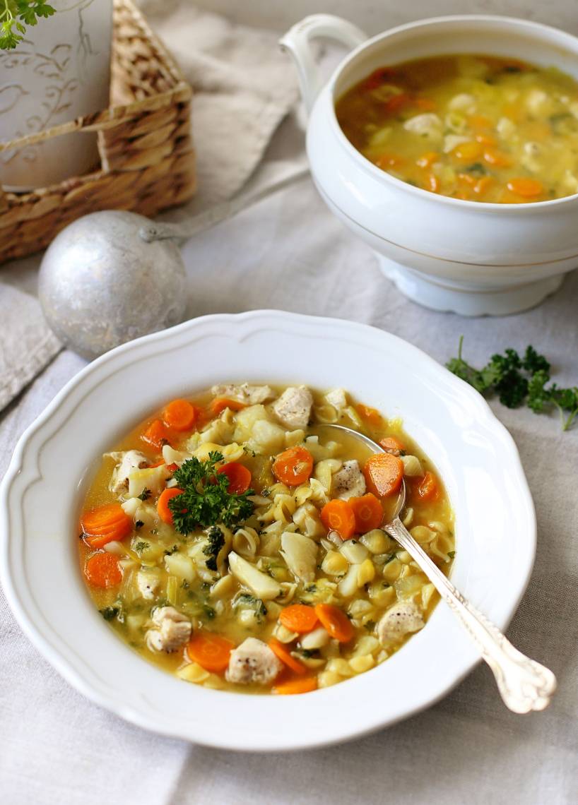 Hühnereintopf mit Muschelnudeln