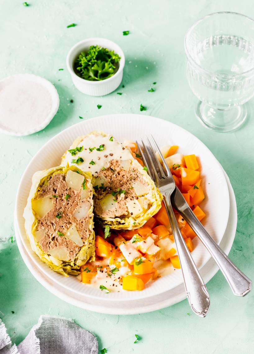 Kartoffel-Hack Rouladen mit Rübengemüse