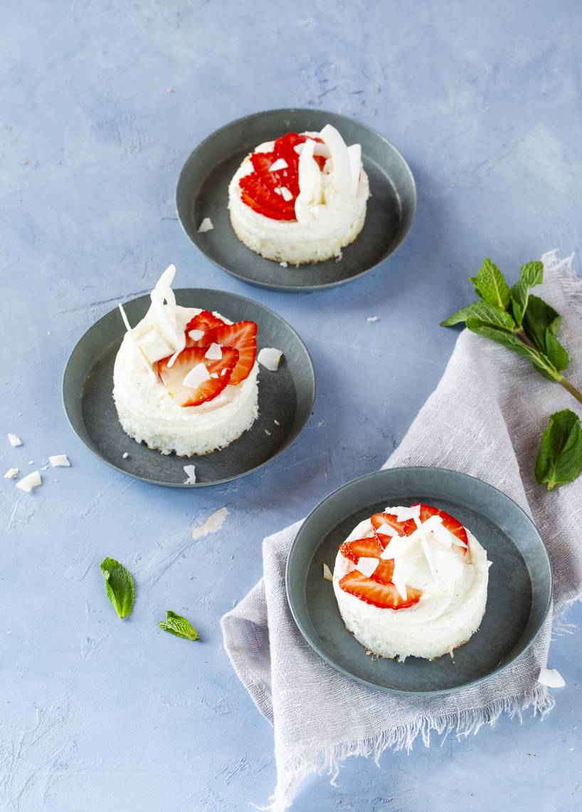 Kokos-Erdbeer-Törtchen