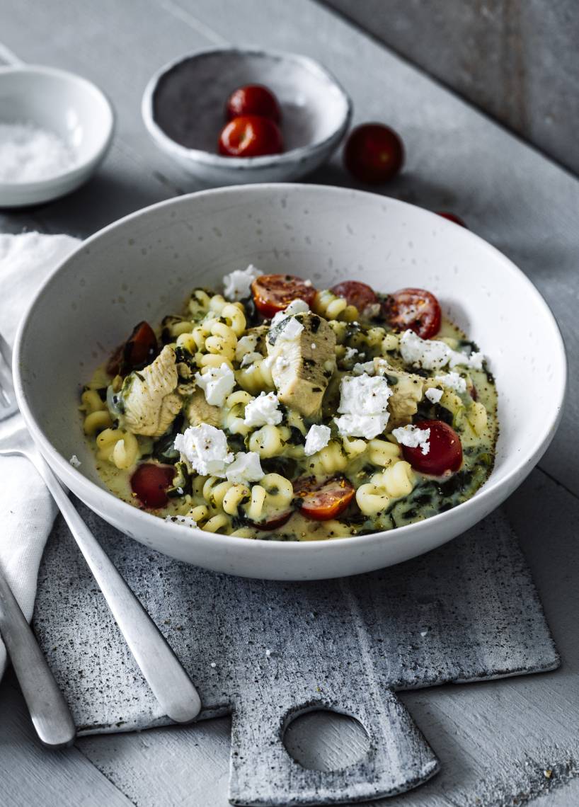 One-Pot-Pasta mit Hähnchen und Feta