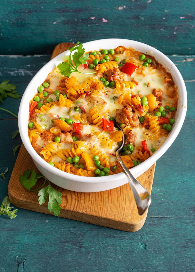 Nudelauflauf mit Veggie-Hack und Paprika