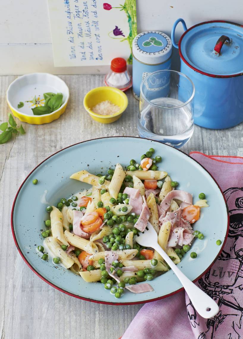 Penne mit Erbsen-Schinken-Soße
