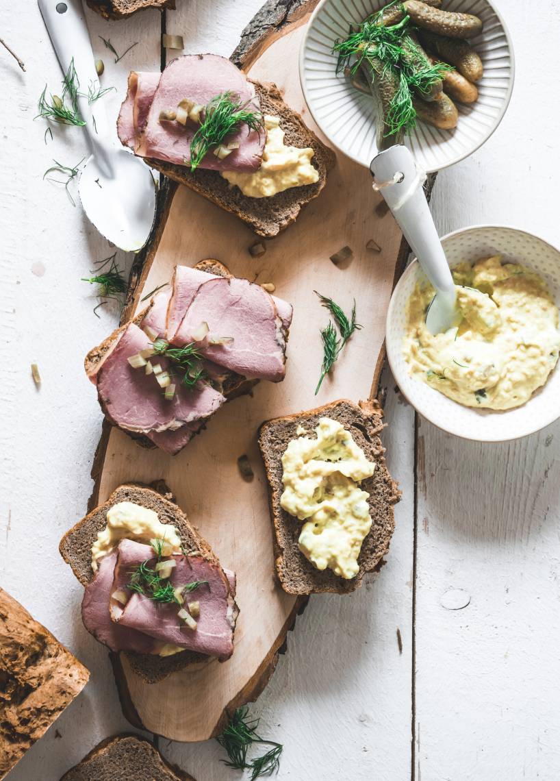 Roggen-Smörrebröd mit Roastbeef