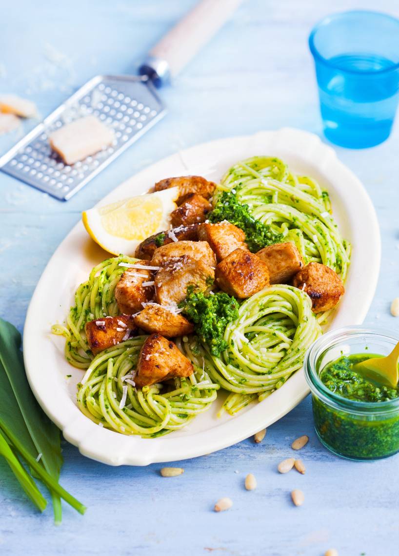 Spaghettini mit Hähnchen und Bärlauchpesto