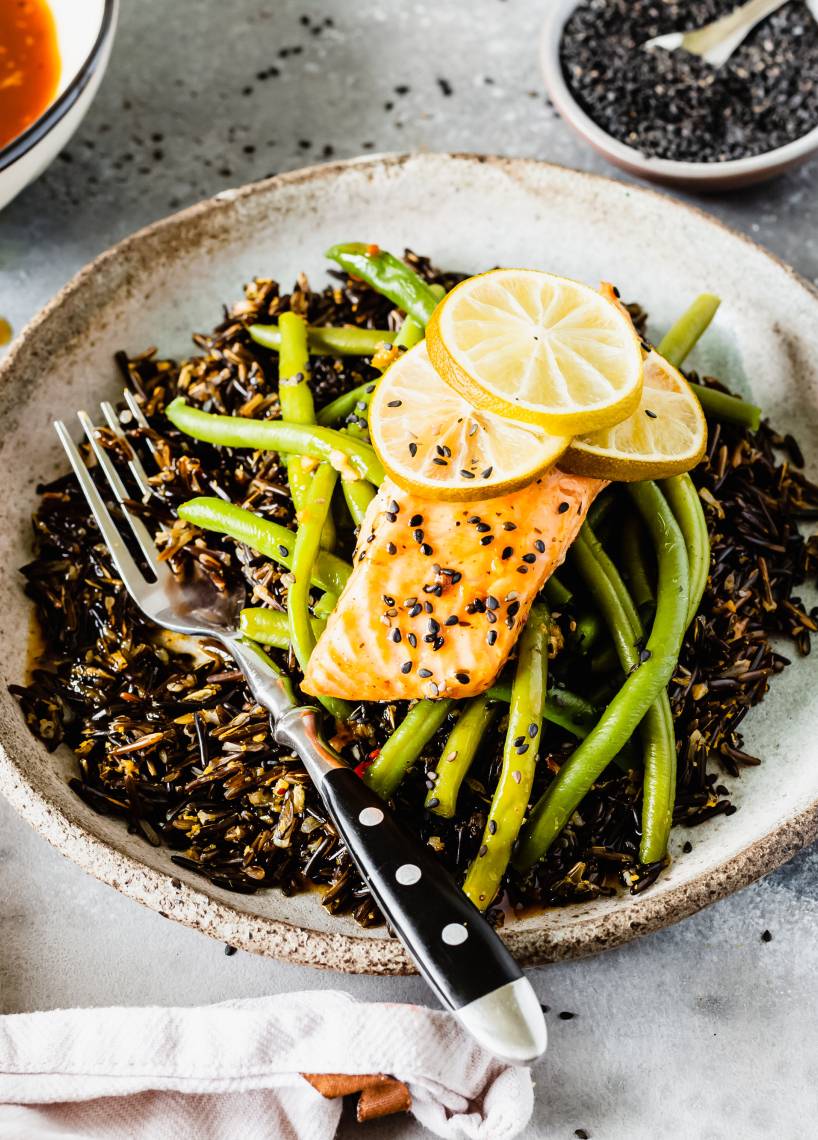 Wildreis mit Teriyaki-Lachs
