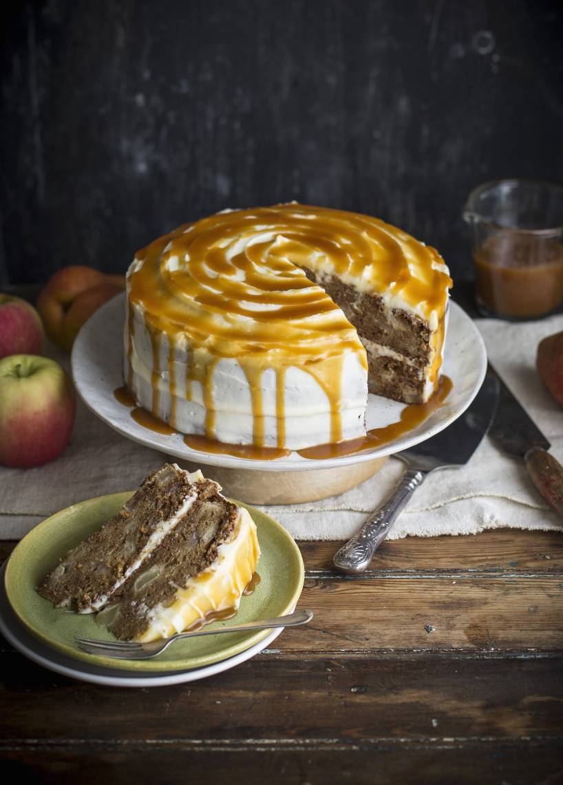 Apfelkuchen mit Karamellfrosting