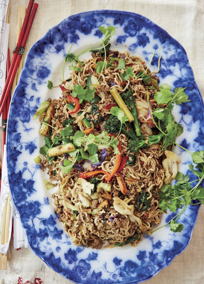 Asiatische Nudelpfanne mit Hackfleisch