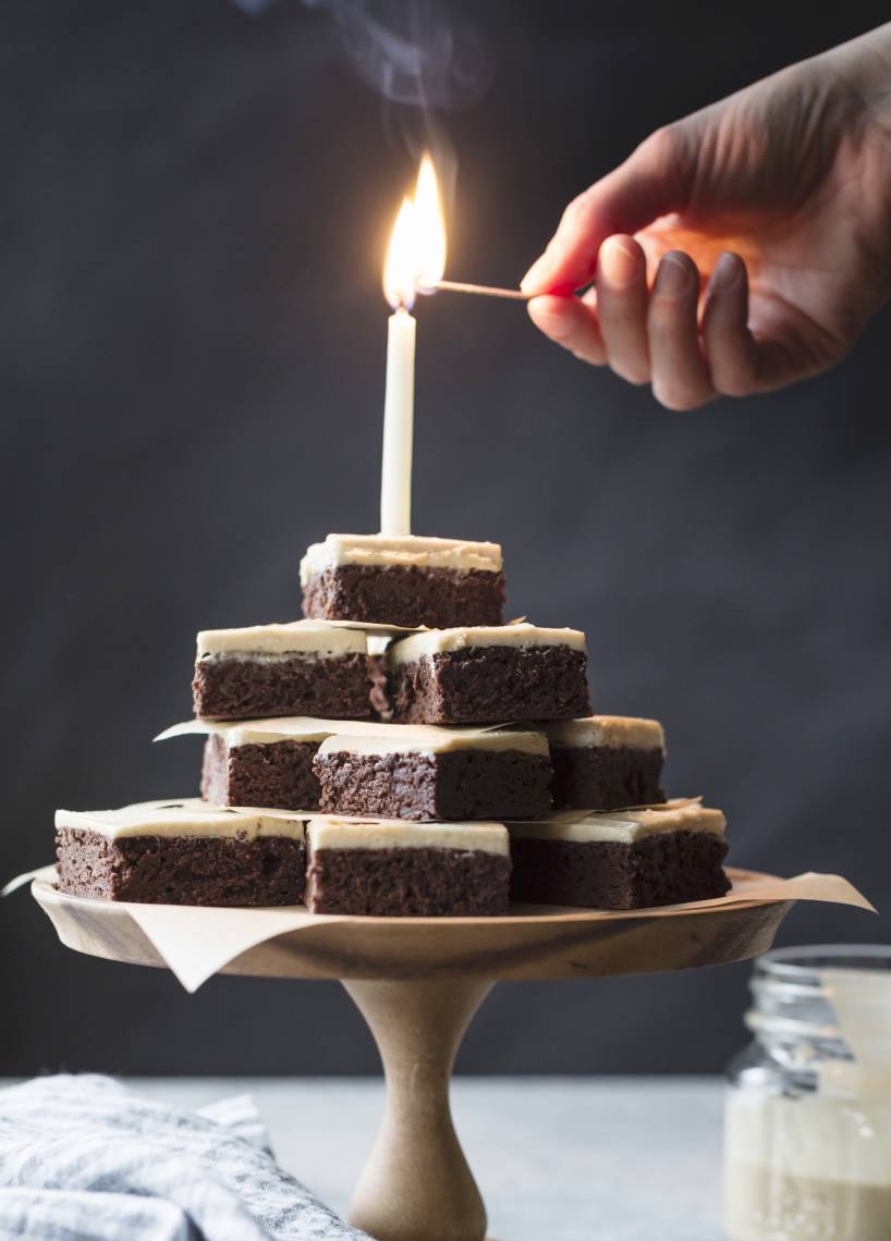 Glutenfreie Brownies mit Tahinfrosting