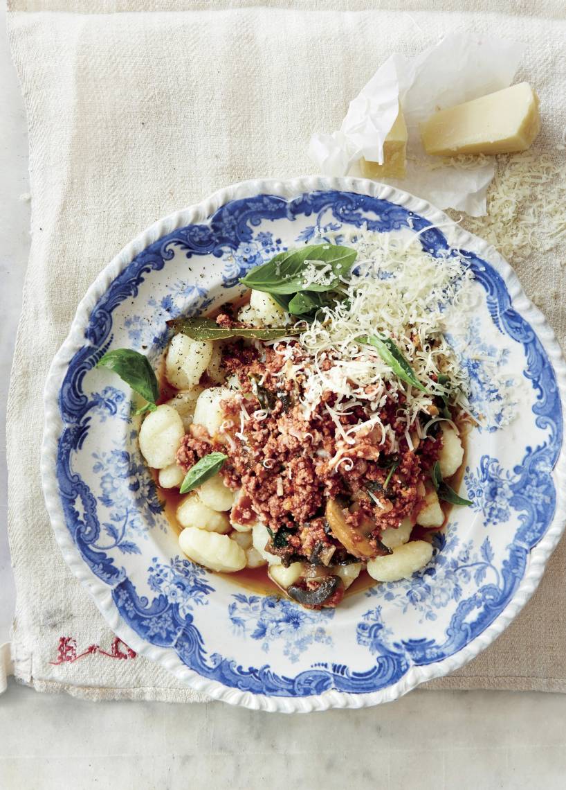 Hackfleisch-Ragout mit Gnocchi