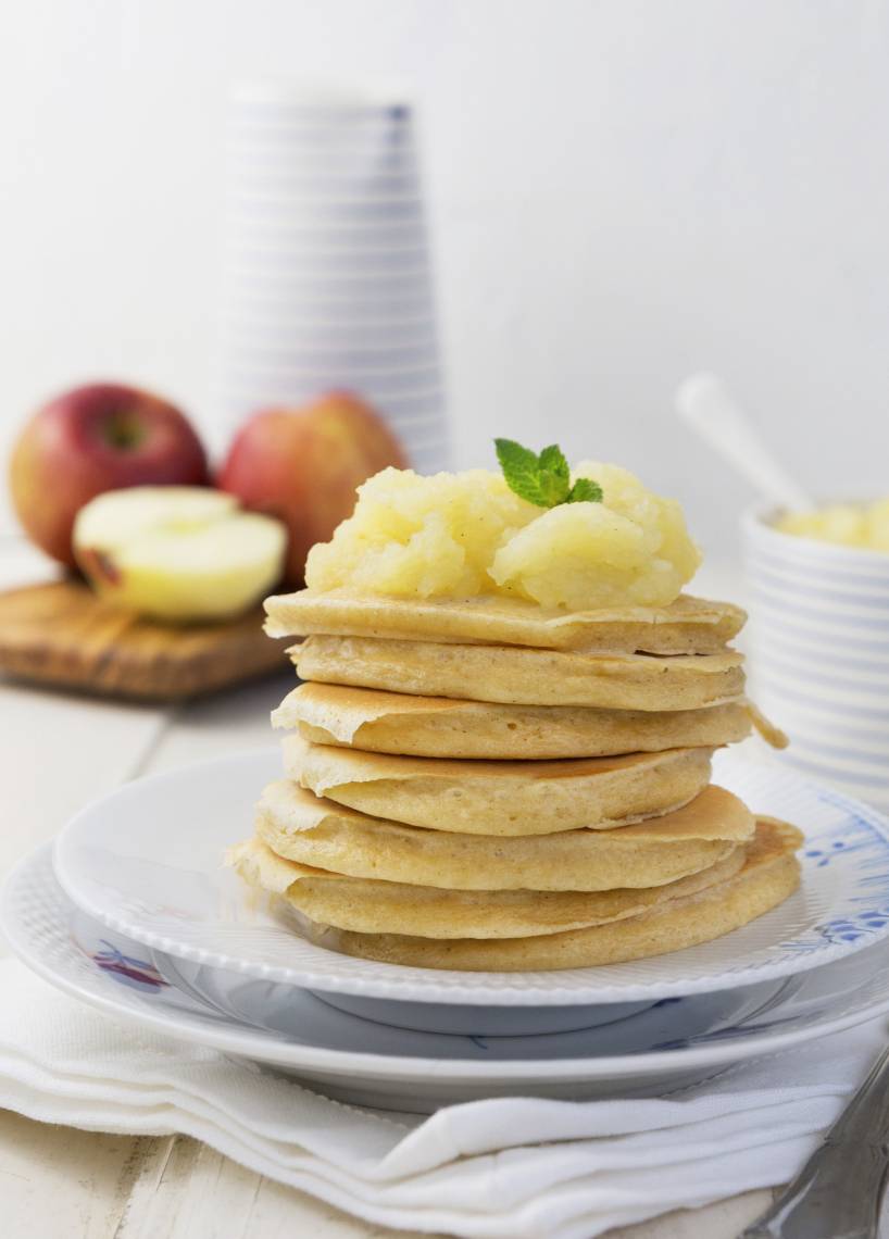Hafer-Pancakes mit Apfelmus