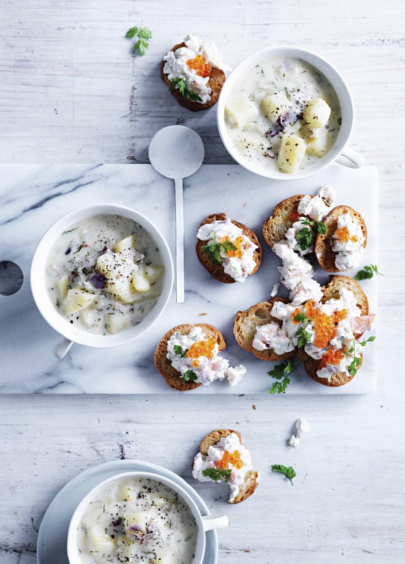 Speck-Kartoffelsuppe und Toast-Skagen