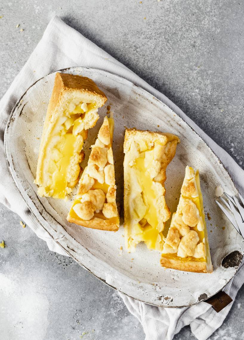 Veganer Apfelkuchen mit Pudding und Streuseln