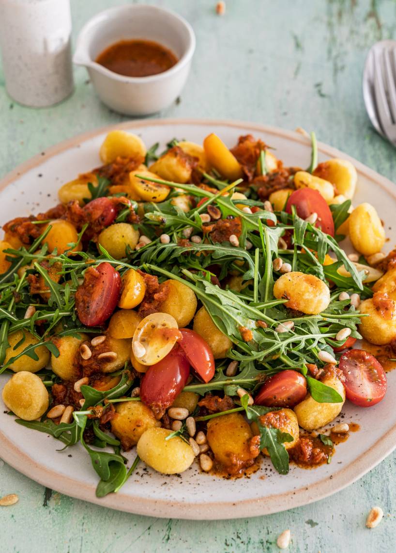Gnocchi-Salat mit Pesto-Rosso-Dressing