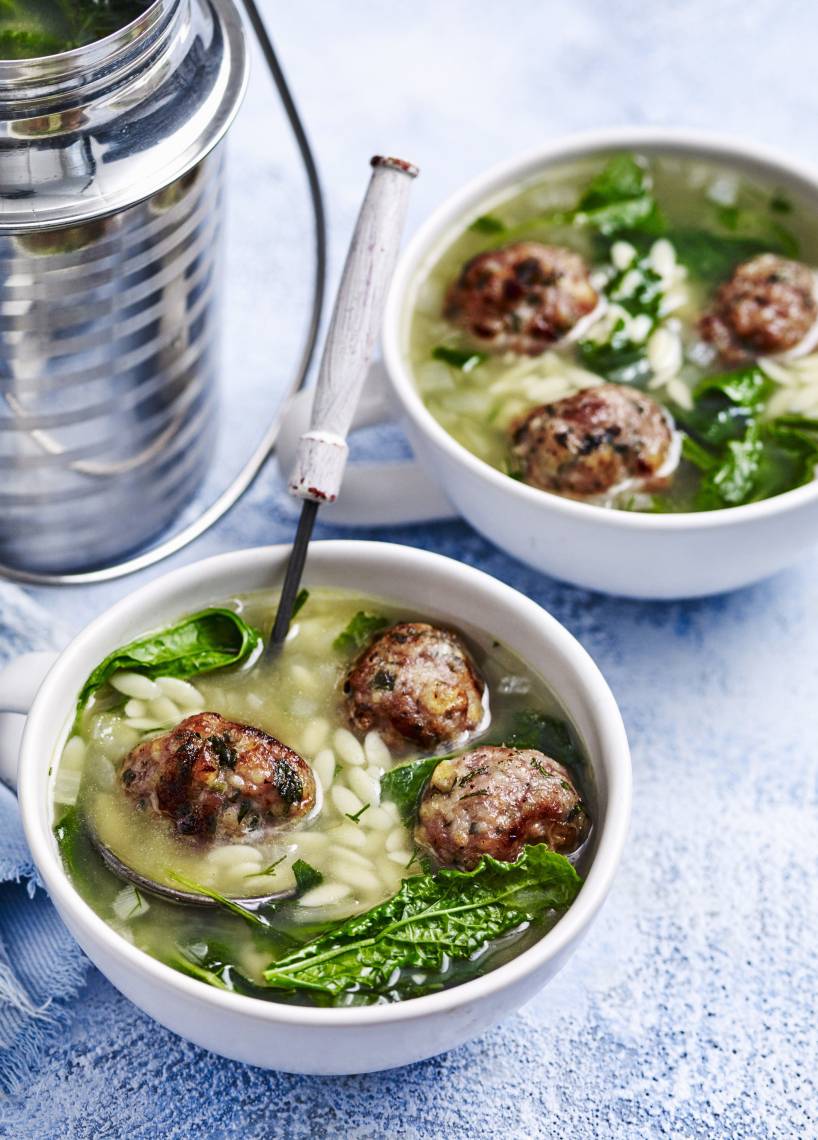 Risoni-Suppe mit Fleischbällchen