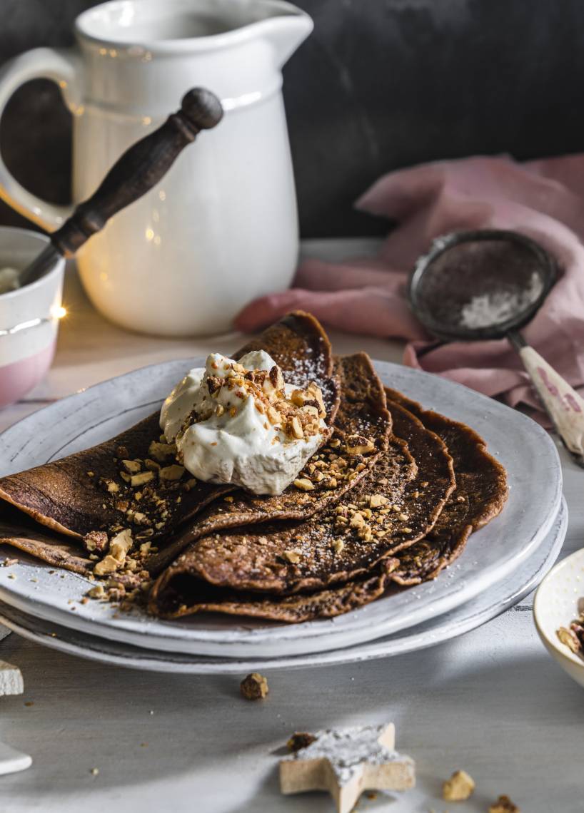 Vegane Pfannkuchen mit Zimtsahne