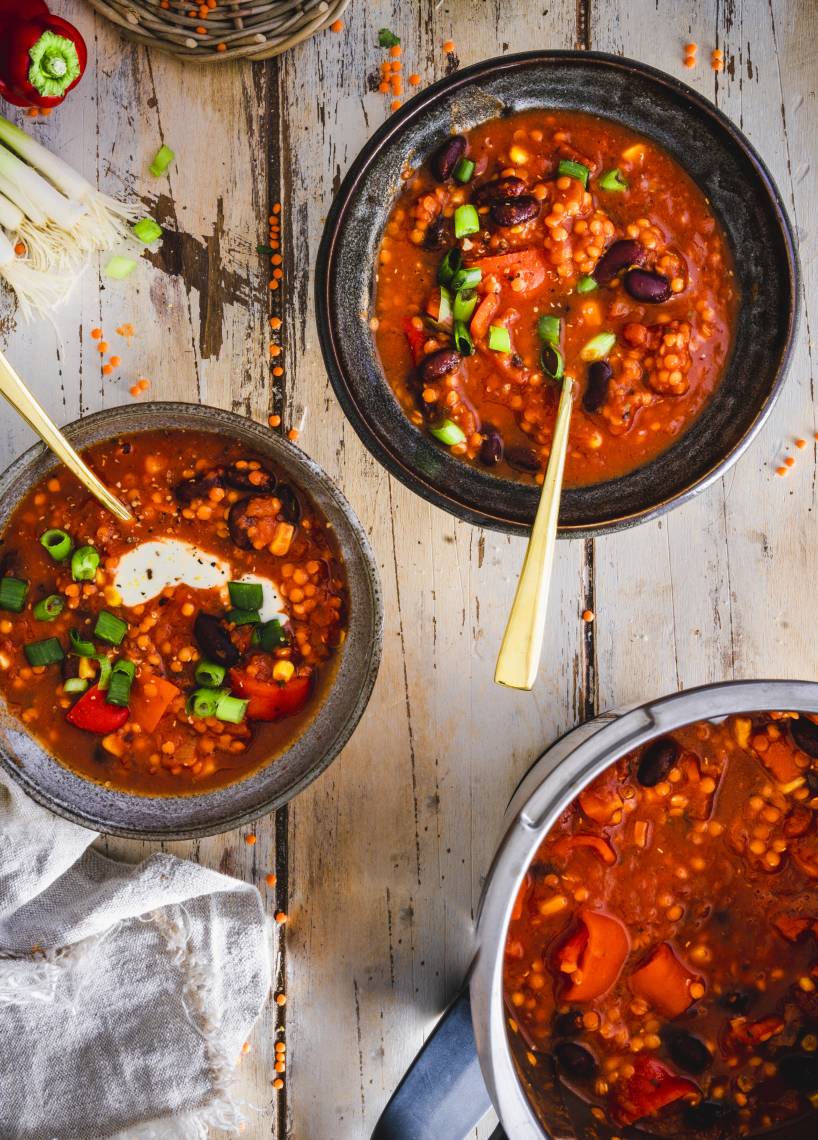 Einfaches Chili sin Carne mit roten Linsen