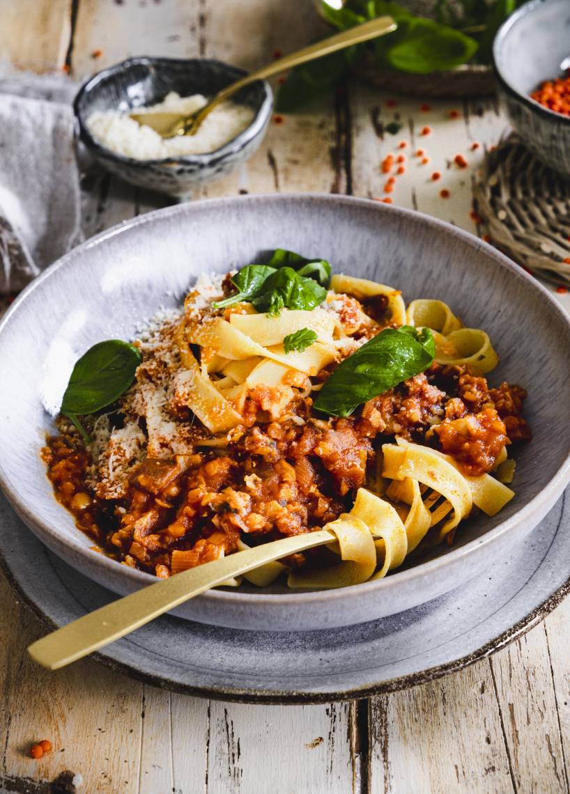 Rote-Linsen-Bolognese-Pasta