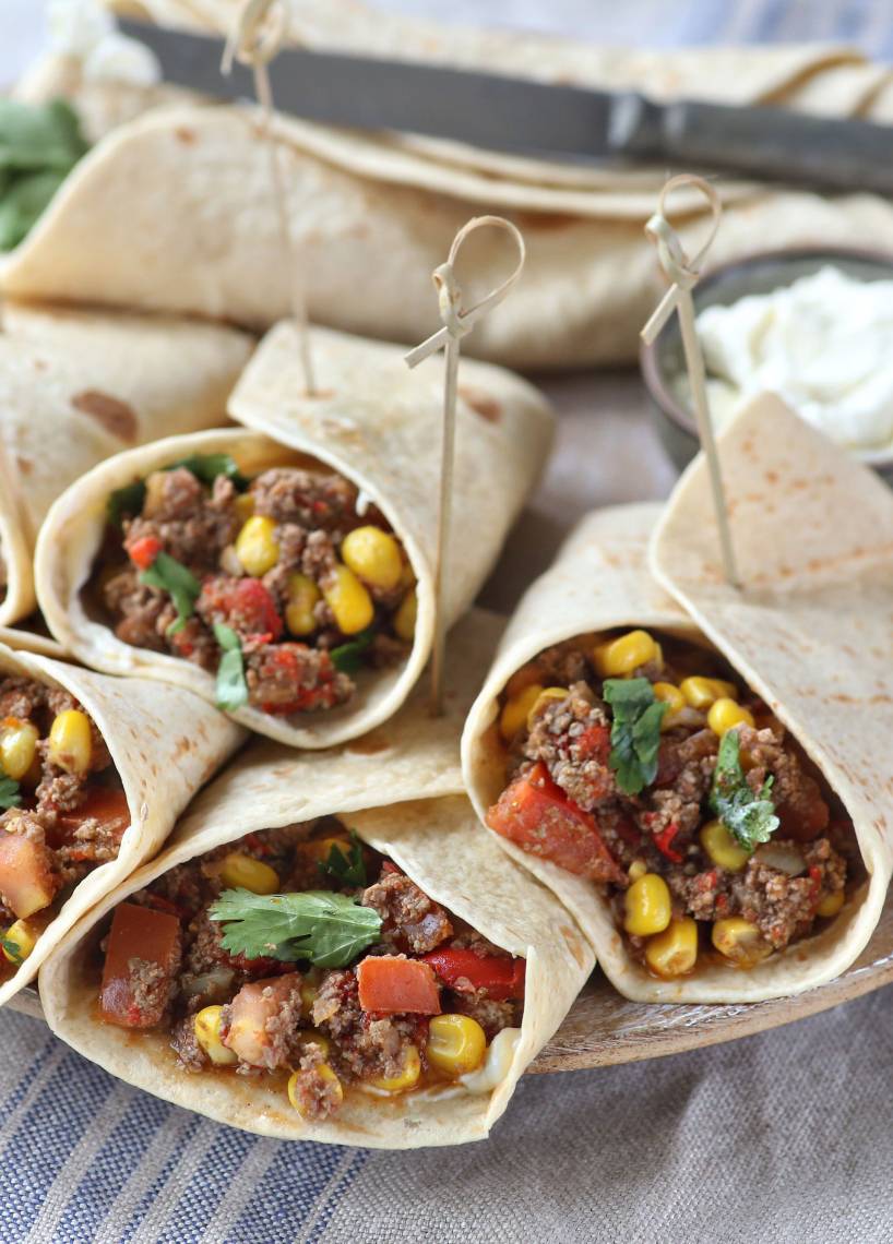 Vollkornwraps mit Gemüse-Hackfleisch-Füllung