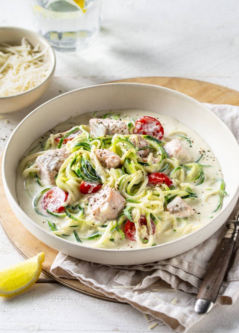 Zucchininudeln mit Lachs-Sahne-Soße