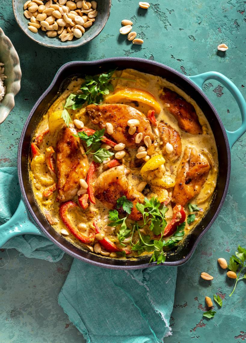 Cremige Erdnuss- Hähnchen-Pfanne