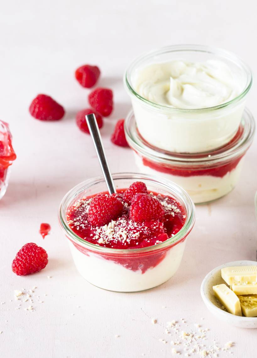 Käsekuchencreme mit Himbeersoße