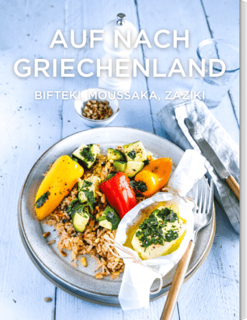 Paprika und Halloumi im Päckchen auf Teller